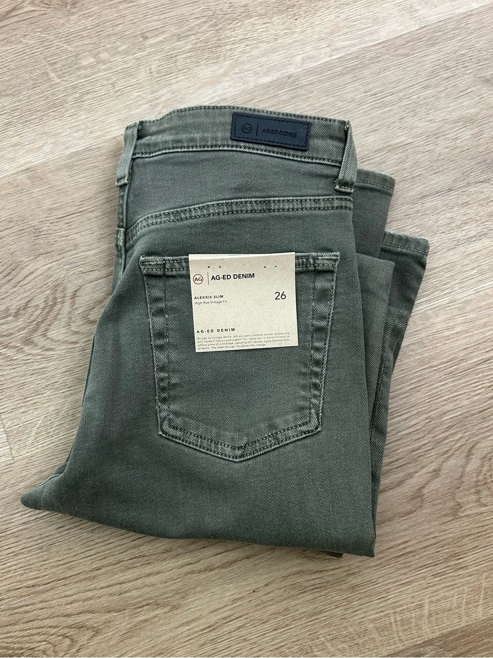NWT AG Alexxis Slim Leg High Rise Vintage Fit Jean in Sulfur Green Size 26